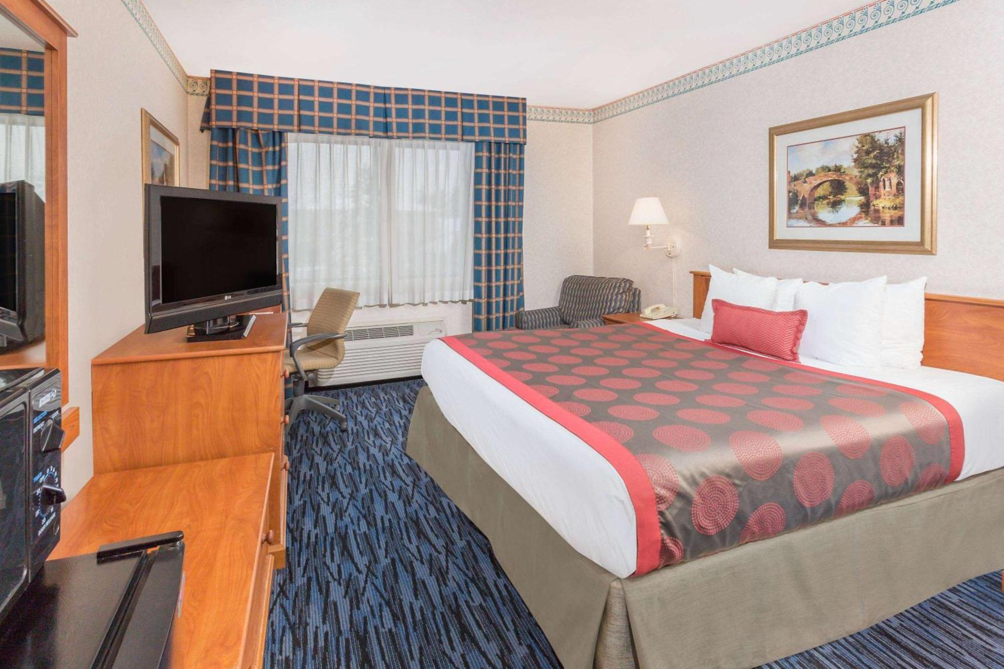 Ramada By Wyndham Kent Seattle Area Hotel Eksteriør billede
